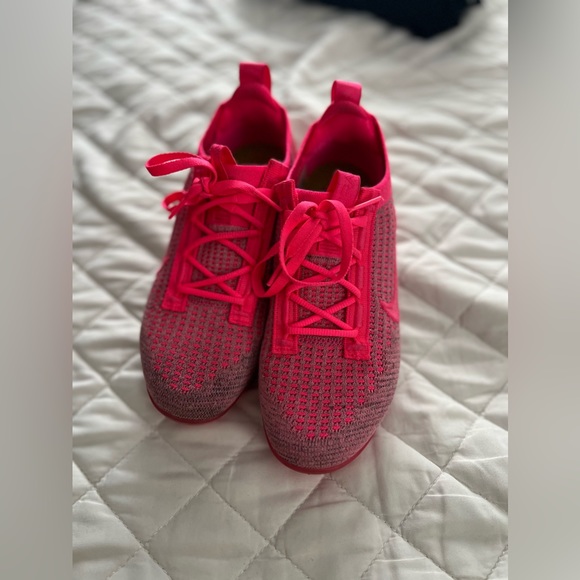 Women Nike Sneakers - Picture 6 of 6